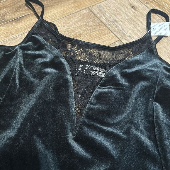 NWT Urban Outfitters Velvet & Lace Mini Dress - Picture 2 of 7